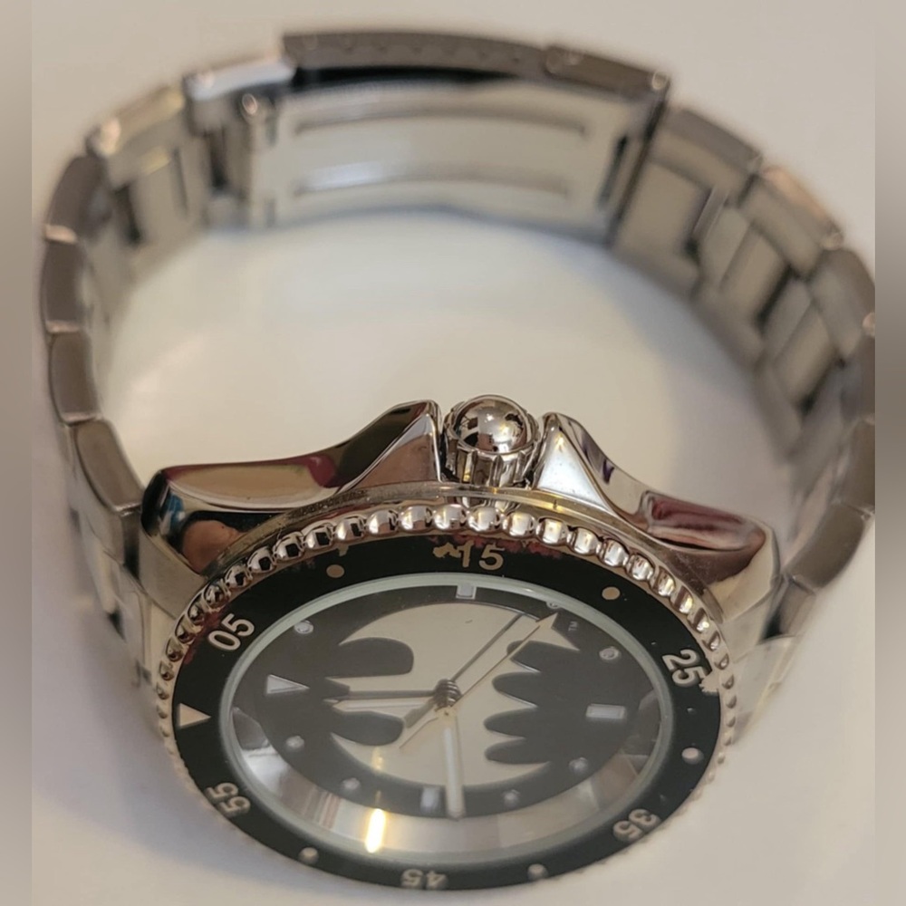 Batman Silver and Black Men's Watch - Picture 2 of 6